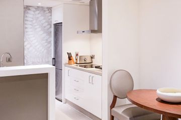 Pullman Creek Centre Residences Aparthotel
